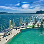 Brand New And Elegant On Lake Maggiore Apartment *