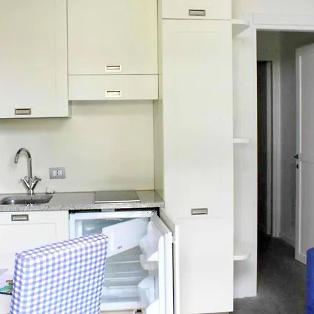 Brand New And Elegant On Maggiore Apartmán