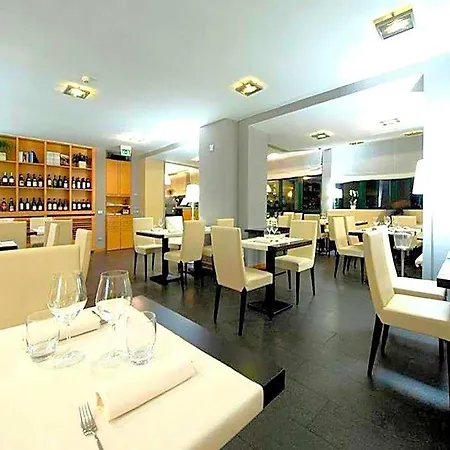 Brand New And Elegant On Maggiore Apartmán