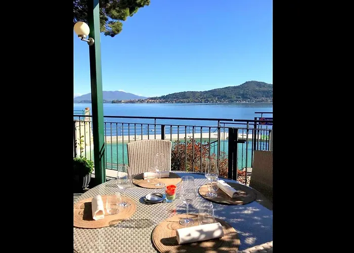 Brand New And Elegant On Lake Maggiore Apartment