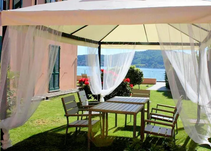 Brand New And Elegant On Lake Maggiore Apartman