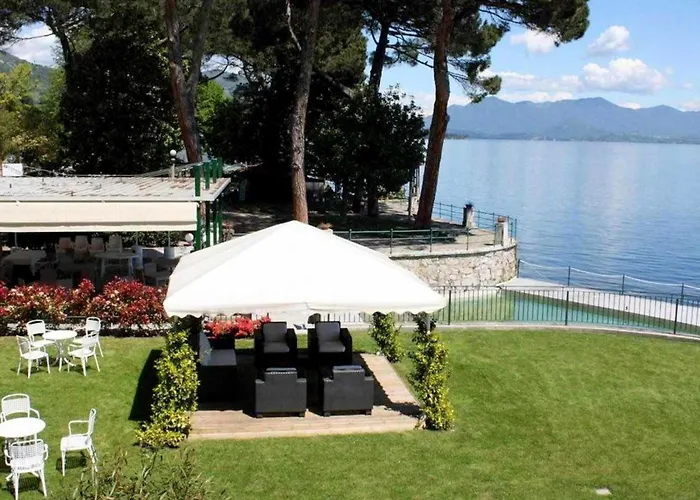 Brand New And Elegant On Lake Maggiore Apartment