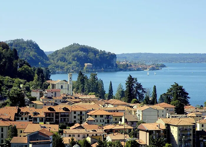 Brand New And Elegant On Lake Maggiore Apartman *