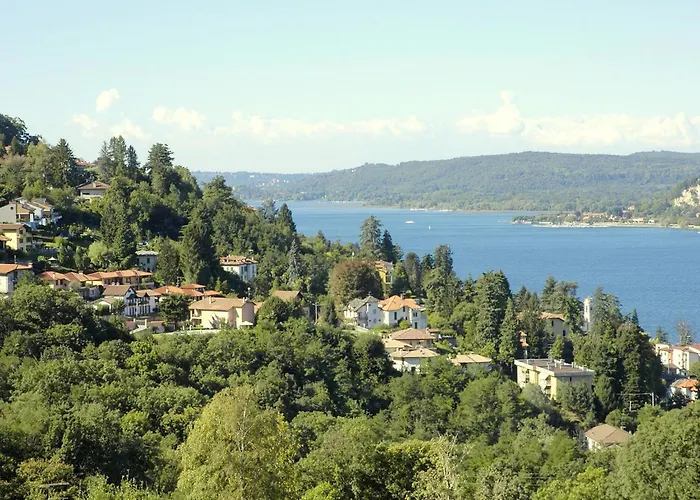 Brand New And Elegant On Lake Maggiore Apartman Meina