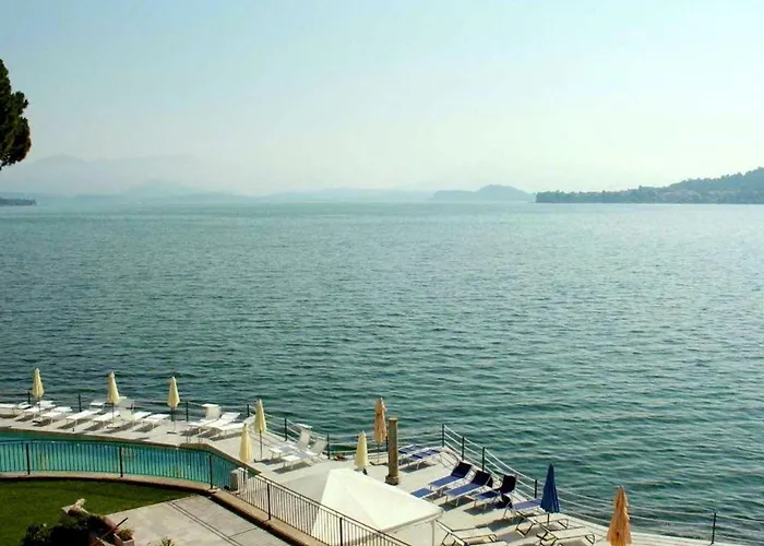 Brand New And Elegant On Lake Maggiore Apartment Meina